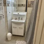 Riverside Hideaway דירה